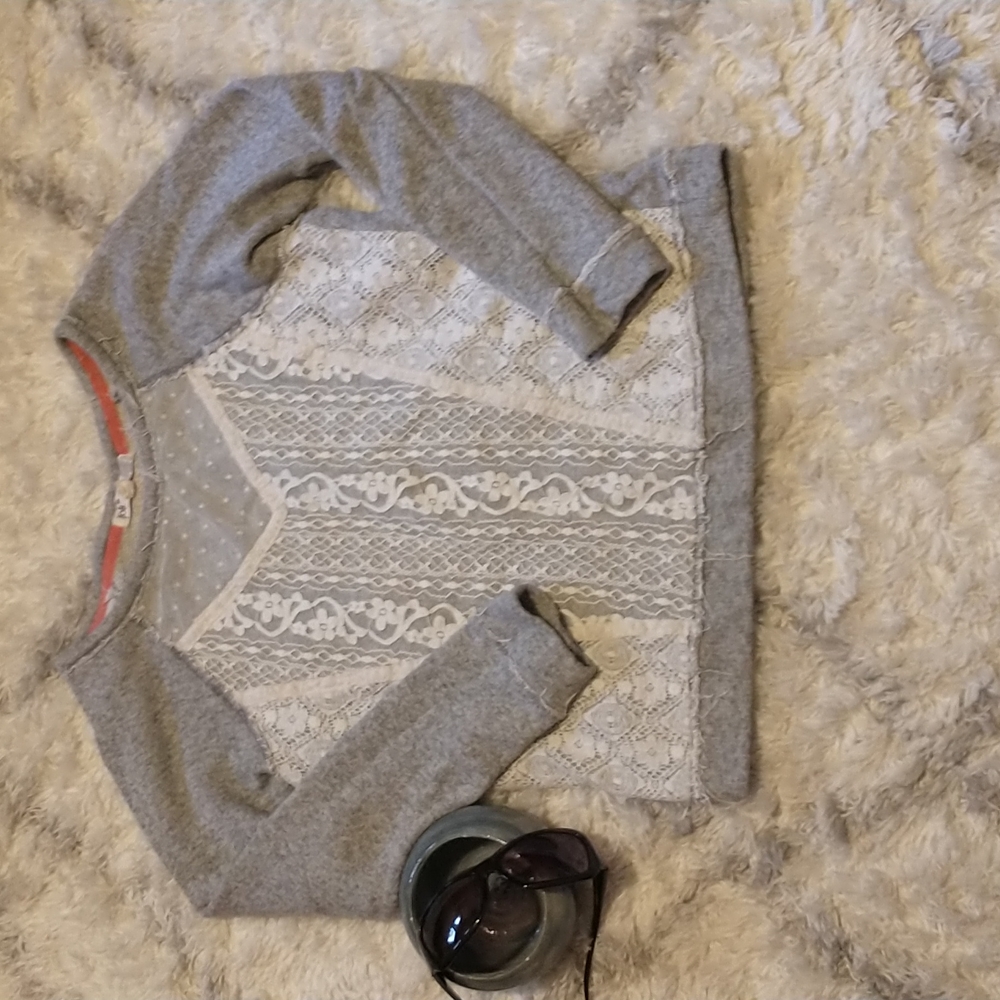 Jolt women's size L long-sleeved pull-over lace bodice top